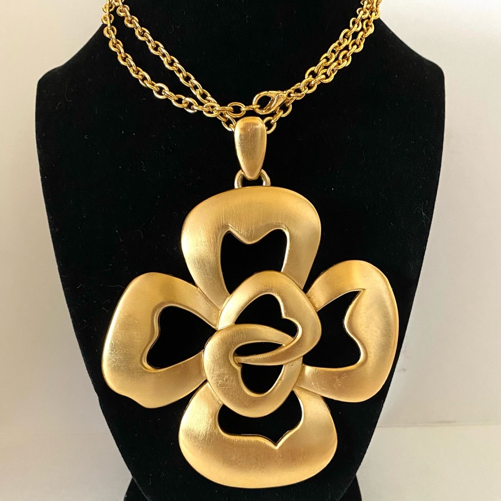 Trifari pendant